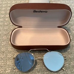 Illesteva Wynwood II gold flat sunglasses